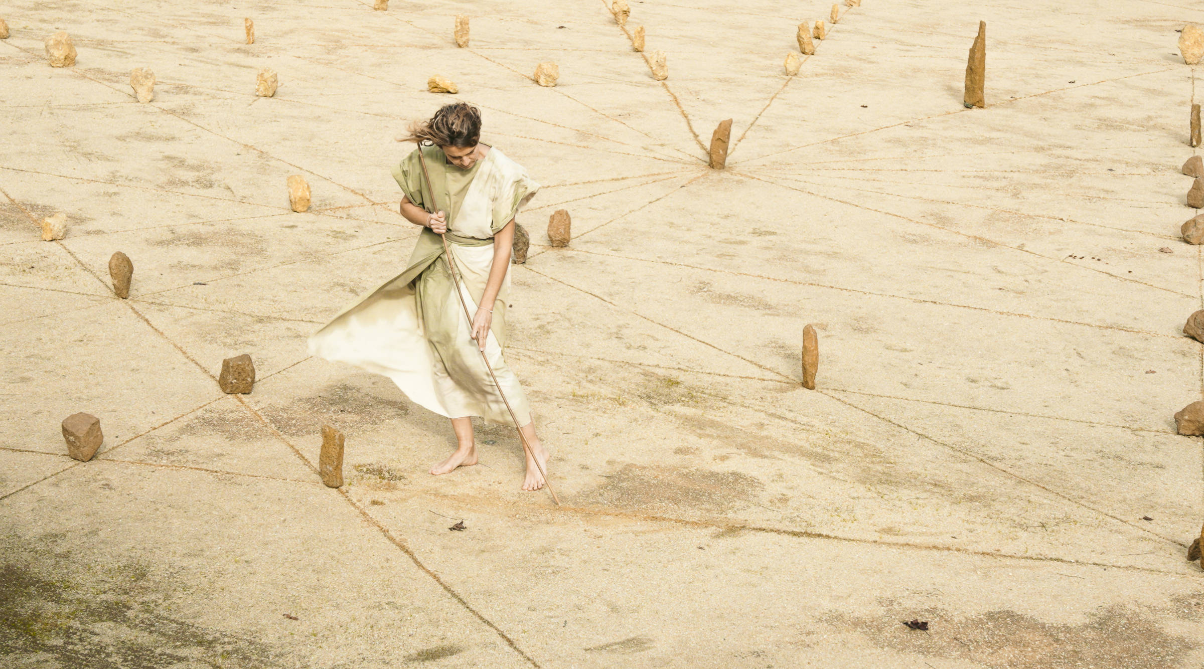 Apresentação pública da instalação “Fossilidades” por Evgenia Emets